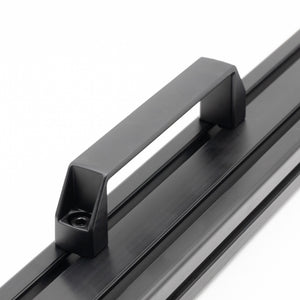 Metal pull handle mounted on 4040 profile